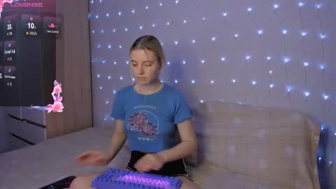 Your kitty online show from September 8, 3:55 pm