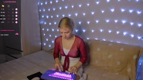 Your kitty online show from January 23, 2:44 am