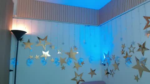 MAIRA online show from November 22, 4:04 am