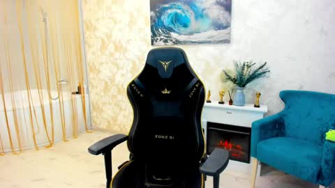 Chloe online show from May 30, 4:54 am