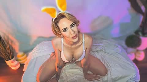  April Dayze  makemebeautiful online show from March 4, 7:01 pm