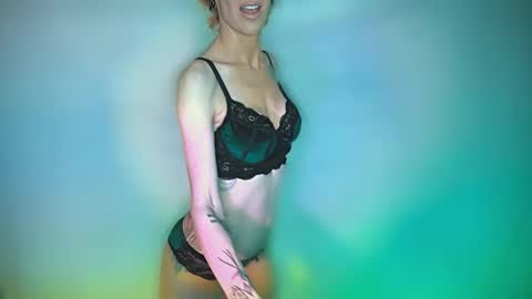  April Dayze  makemebeautiful online show from February 18, 6:49 pm