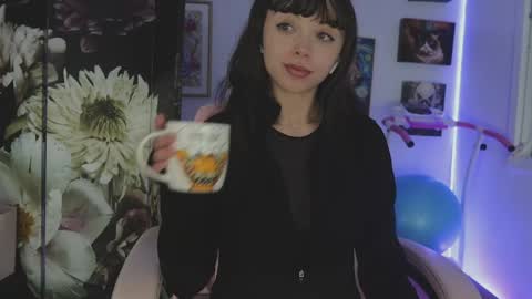 MakiyahBelle online show from April 18, 11:13 am