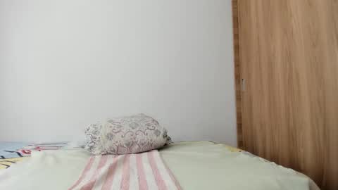 instagram  nueela   online show from February 15, 7:02 pm