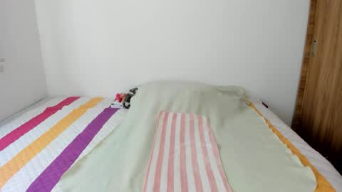 instagram  nueela   online show from March 19, 8:46 pm