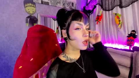   online show from October 24, 4:03 pm