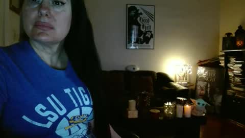 mandaloriangirlsfight online show from March 30, 10:20 pm