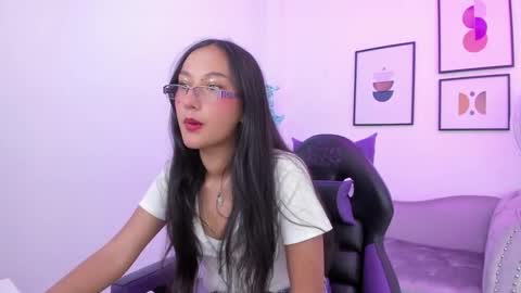 Mia online show from January 15, 12:47 pm