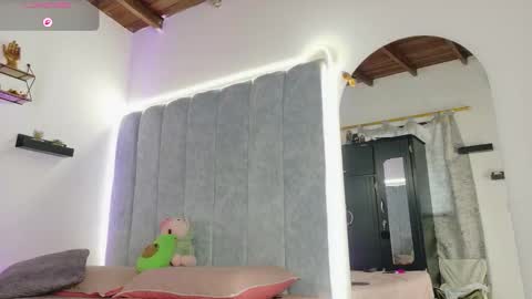 Manu  online show from February 2, 7:13 pm