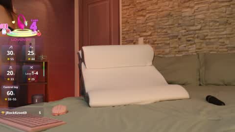 Angela online show from October 9, 11:03 am