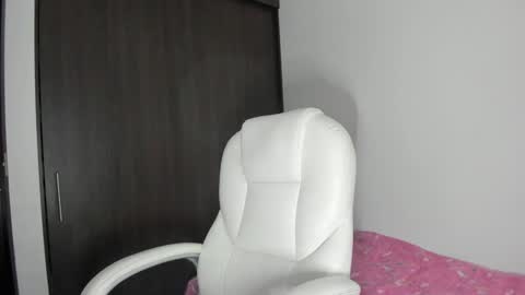 MANUELA online show from January 25, 11:35 am