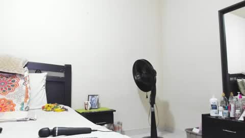 Mara online show from February 12, 2:22 pm