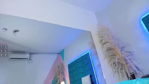 mara_winters_ online show from December 3, 12:40 pm