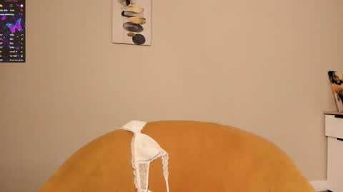 Mia online show from April 29, 2:37 am