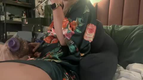 Elle online show from October 21, 1:09 am