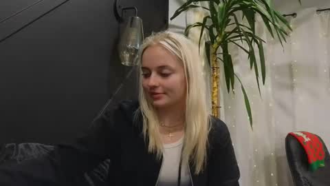 margot_robbie7 online show from January 14, 5:19 am