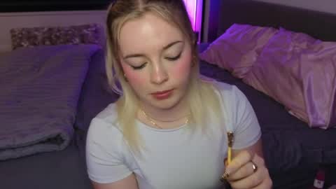 margot_robbie7 online show from April 2, 2:31 am