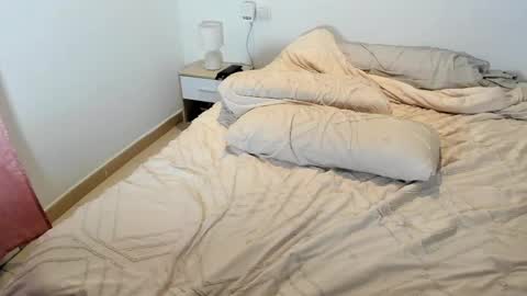 Itslablonde online show from December 14, 9:09 pm