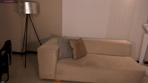 MARIA HERRERA  online show from October 18, 8:10 pm