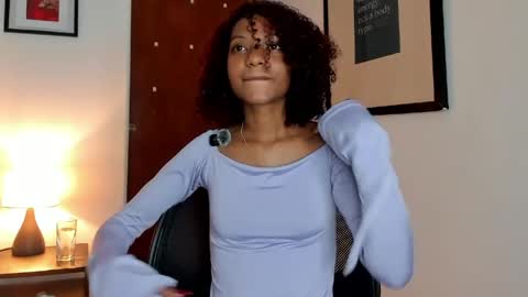 Mariana online show from April 12, 1:52 am