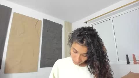 Marian online show from December 3, 11:12 am