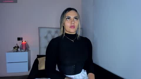 Mariana Roe online show from December 19, 10:24 pm