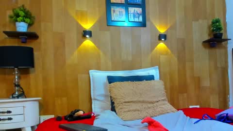 Mariana Angel online show from February 3, 7:10 pm