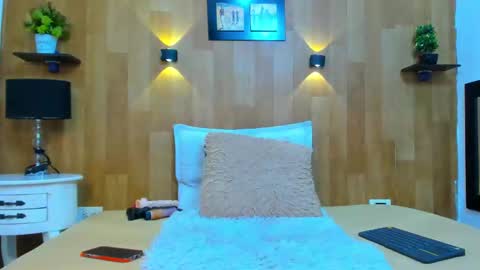 Mariana Angel online show from February 9, 2:29 pm