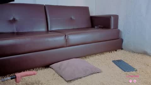 Mariana  online show from January 9, 8:35 pm