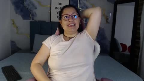 marianasmiith_ online show from September 16, 12:13 pm