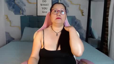 marianasmiith_ online show from September 18, 12:15 pm