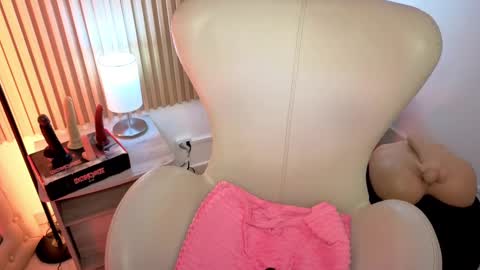 Marian Love  online show from October 2, 12:54 pm