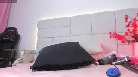 marianls01 online show from April 18, 7:58 pm