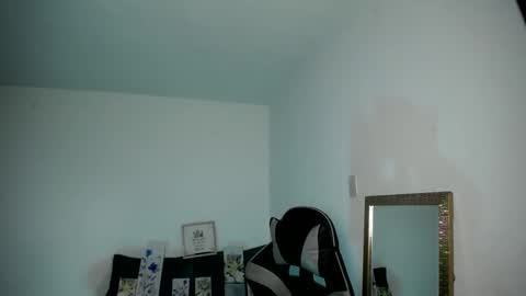 Mariana online show from December 17, 5:11 am