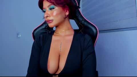 M A R I A N E online show from February 25, 6:36 am