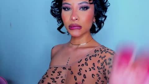 M A R I A N E online show from January 28, 5:22 am