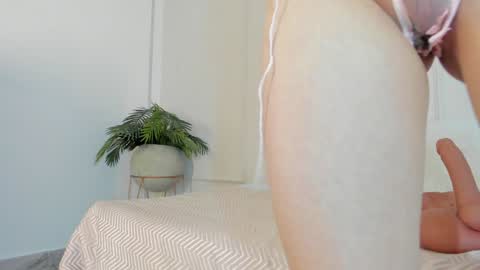 Maria Pettit online show from January 22, 12:06 pm