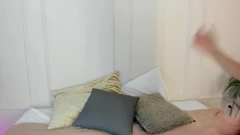 Maria Pettit online show from March 19, 11:58 am