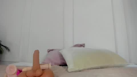 Maria Pettit online show from February 14, 12:14 pm