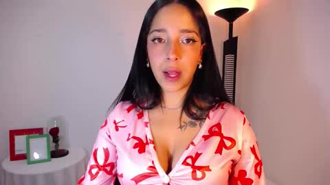 Nicolle online show from December 2, 3:30 am