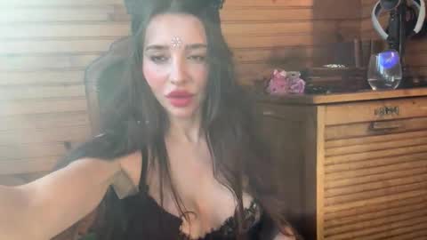 Marie online show from March 2, 12:45 pm