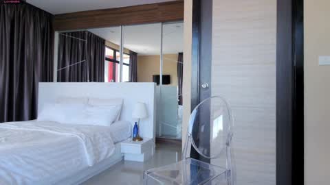 Marie online show from December 7, 6:54 am