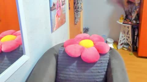 Marie   online show from February 14, 8:10 am