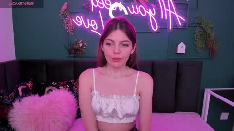 Mary 3 online show from January 8, 1:42 am