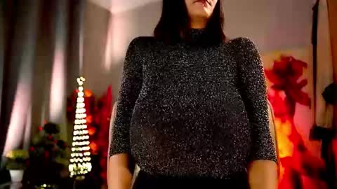 Nikita - Scroll down and read my bio please. New Pictures in Bio online show from November 19, 7:52 am