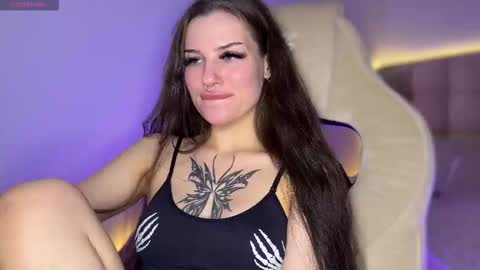 marlynrobertsen online show from November 18, 11:55 am