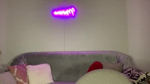 Mary online show from October 9, 8:13 pm