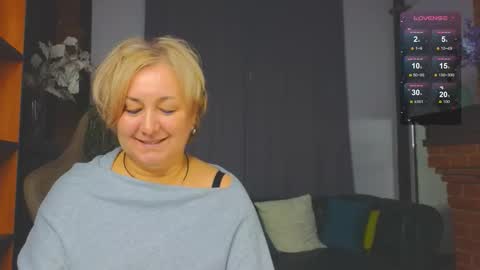 marta_wils online show from November 4, 3:33 am