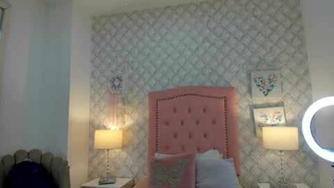 marthina_adams online show from December 4, 11:56 am