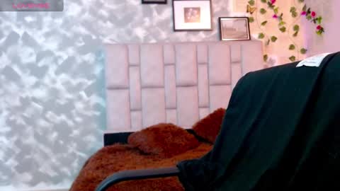 Martina online show from February 5, 6:04 pm